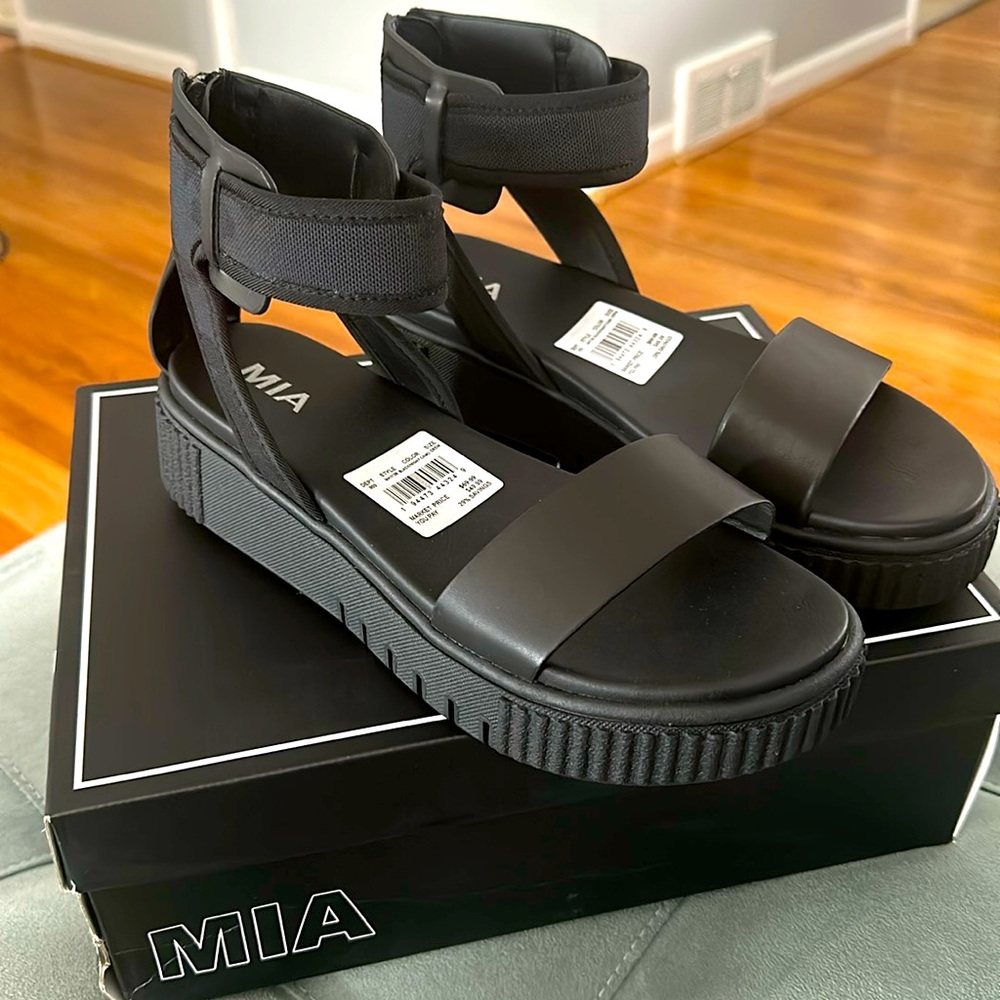 MIA Black / Night Camo Gladiator sandal